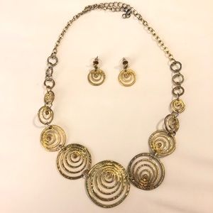 Gold necklace set